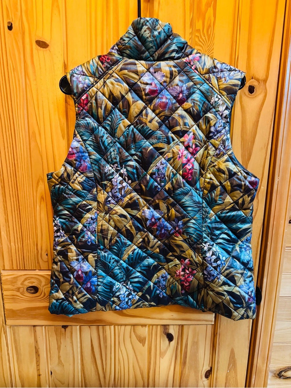 Tommy Bahama Quilted Floral Puffer Vest in Teal, Black & Gold - Picture 2 of 4